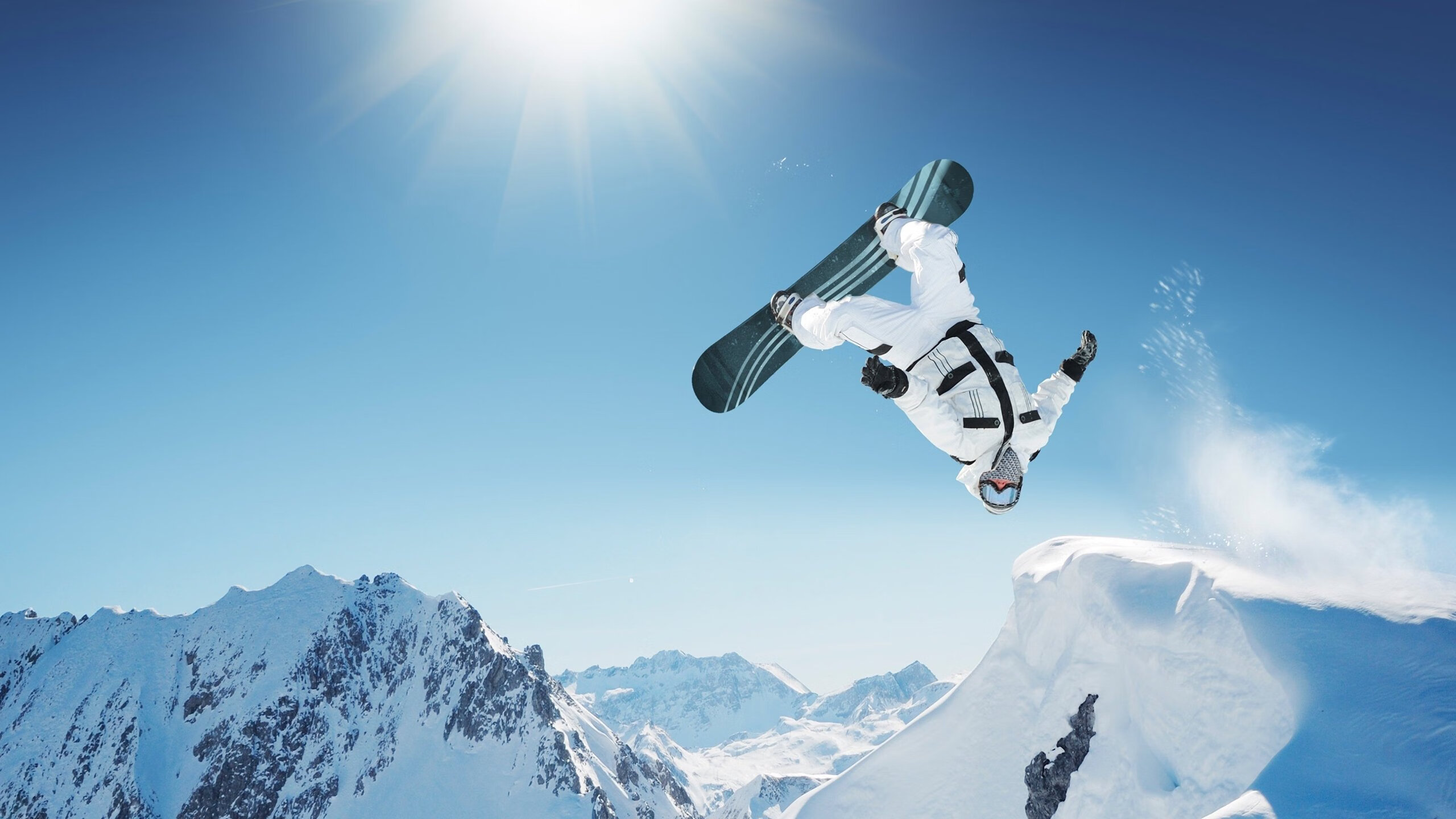 开云下载-“荒野追逐:穿越山谷与沙漠的极速之战”,荒野追踪电影剧情女主背叛